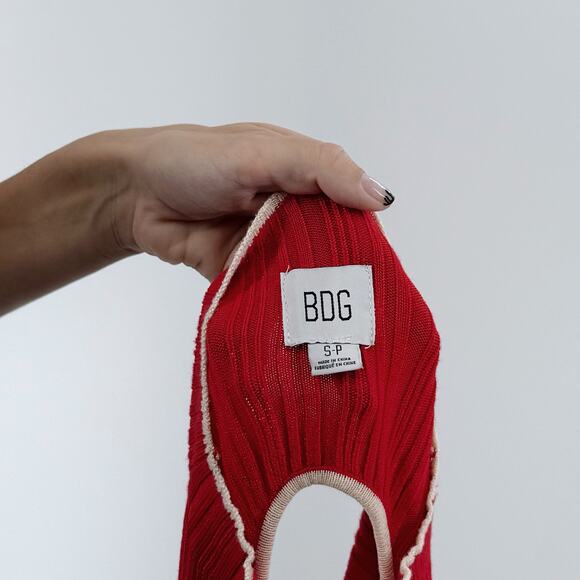 BDG Urban Outfitters Red Knit Open Back Knit Mock Neck Sweater Size Small - Picture 3 of 3